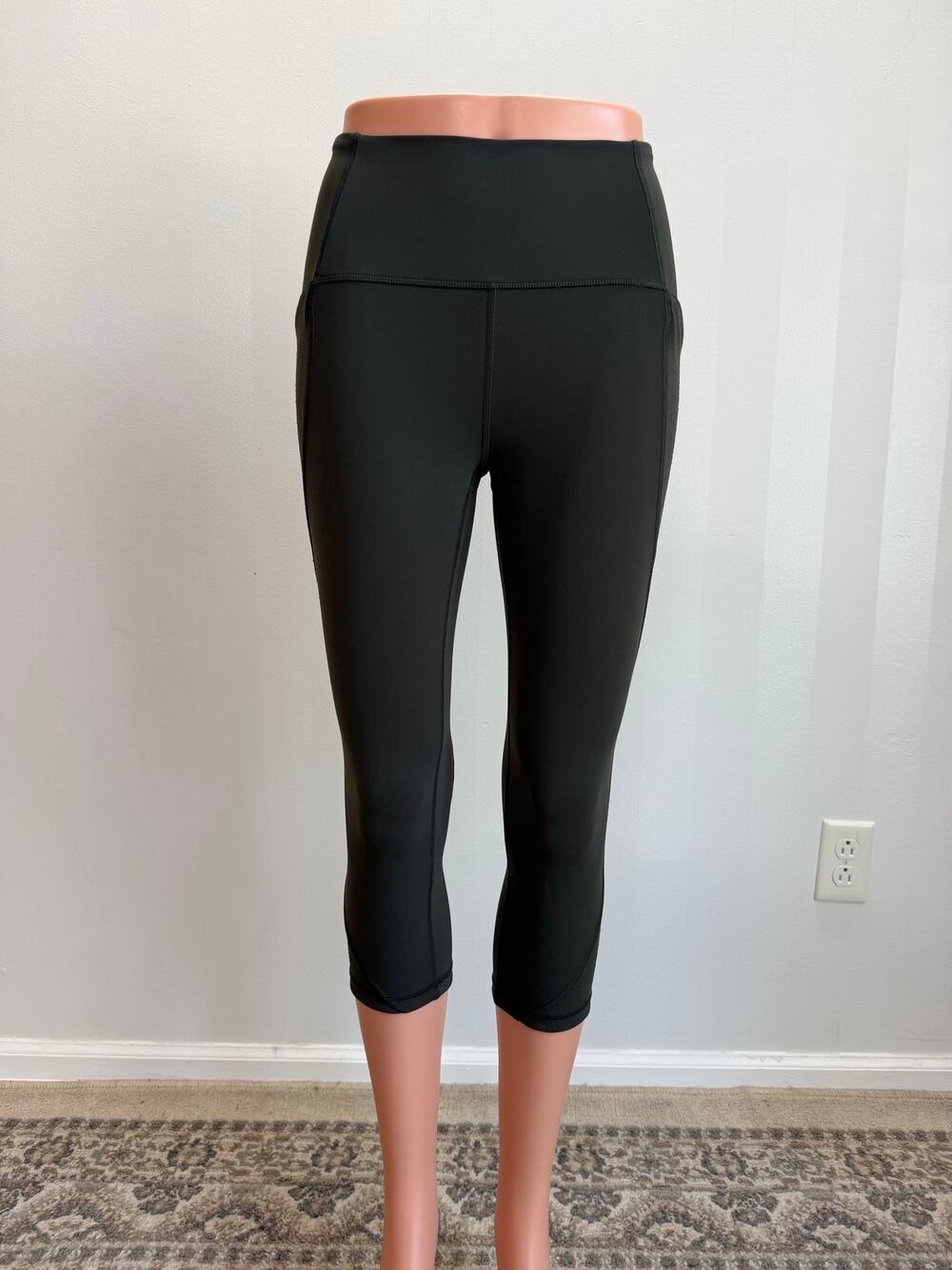Lululemon Invigorate Crop 19” Everlux Leggings Side Pockets Sz 4